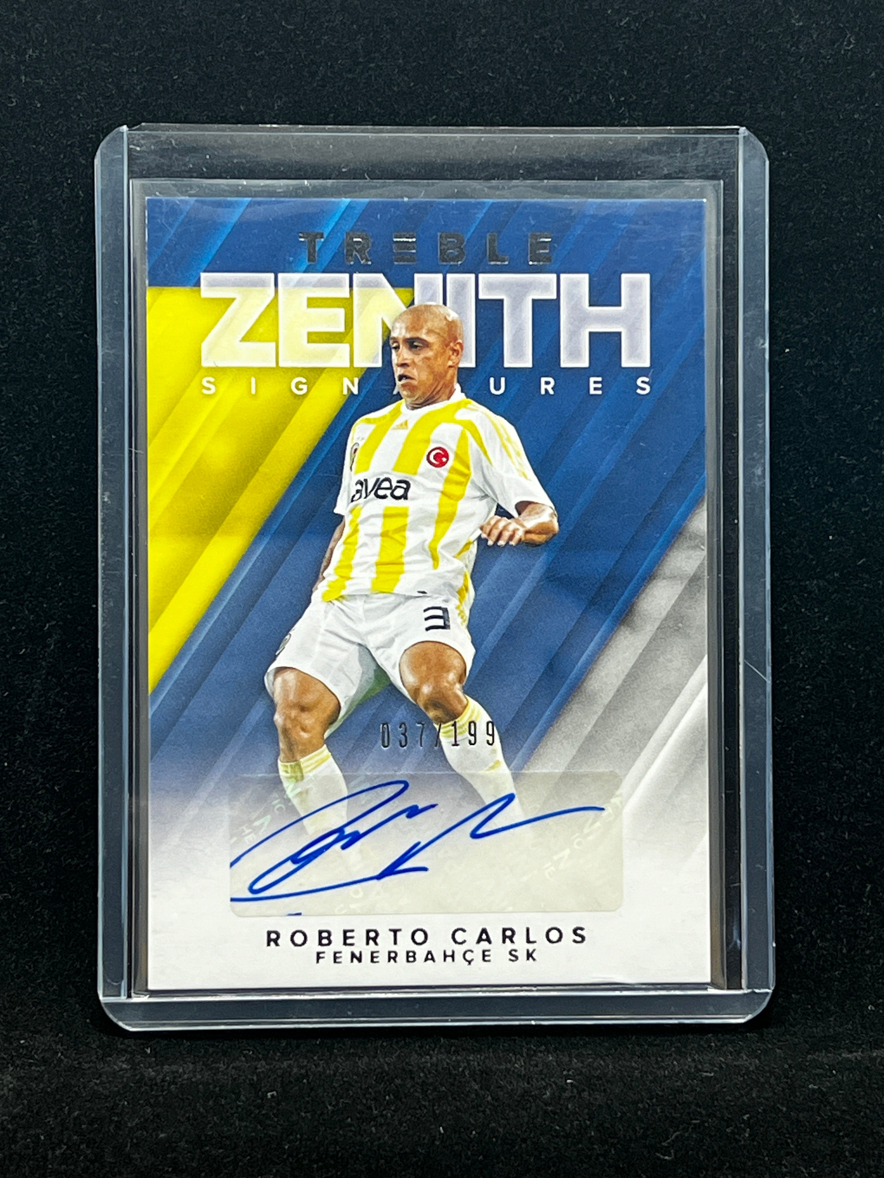 Roberto Carlos Panini Treble Soccer 2018 Zenith Signatures 37/199